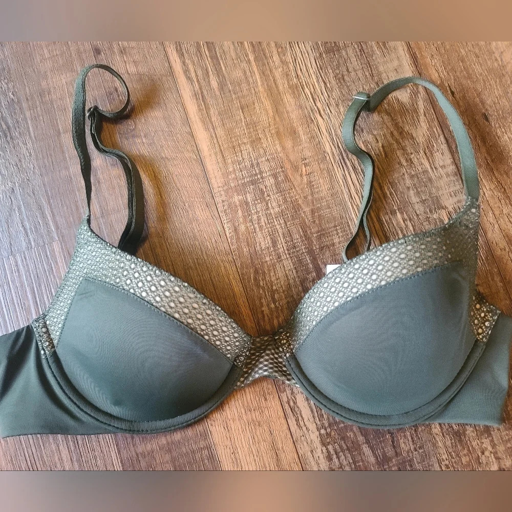 Victoria's Secret Green Tee Shirt Bra